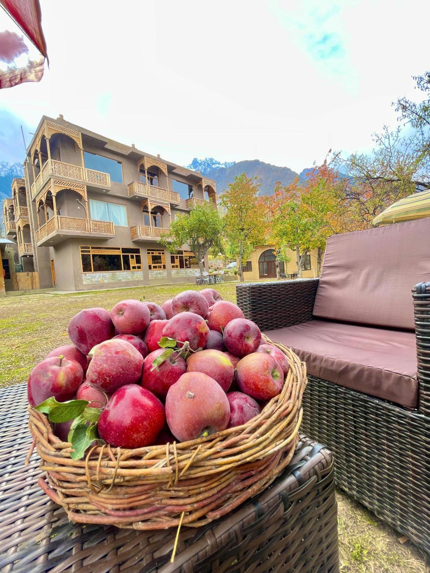 Dumani Nagar Hotel & Resort Karimabad (Hunza) Exterior foto